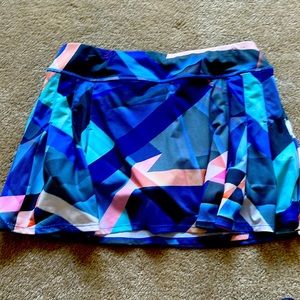 Athleta skirt; multi colored blue and pink; back zipper; size L; EUC
